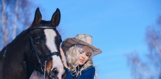 Dlaczego lepiej wozić dziecko tyłem do kierunku jazdy?