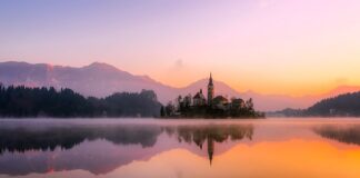 Czy do kościoła można ubrać krótkie spodnie?