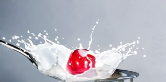 Z czym jeść płatki jak nie ma mleka?