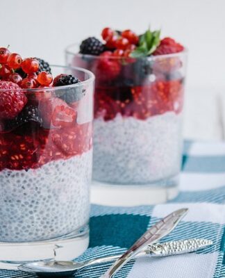 Jak zrobić pudding Chia z jogurtem naturalnym?